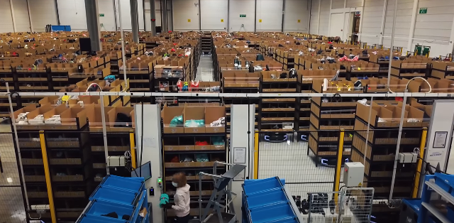 (2) Geek+ a transformé les entrepôts chez Décathlon dans de multiples sites en Europe - YouTube-1