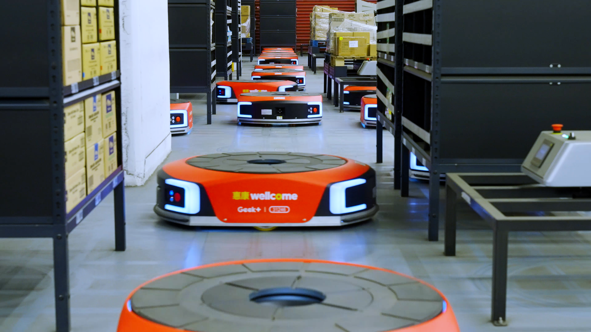 retail-return-warehouse_geek+_robots