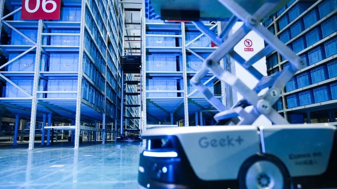 Geek+ teams up with Comix : The First Robot Fleet Solution
