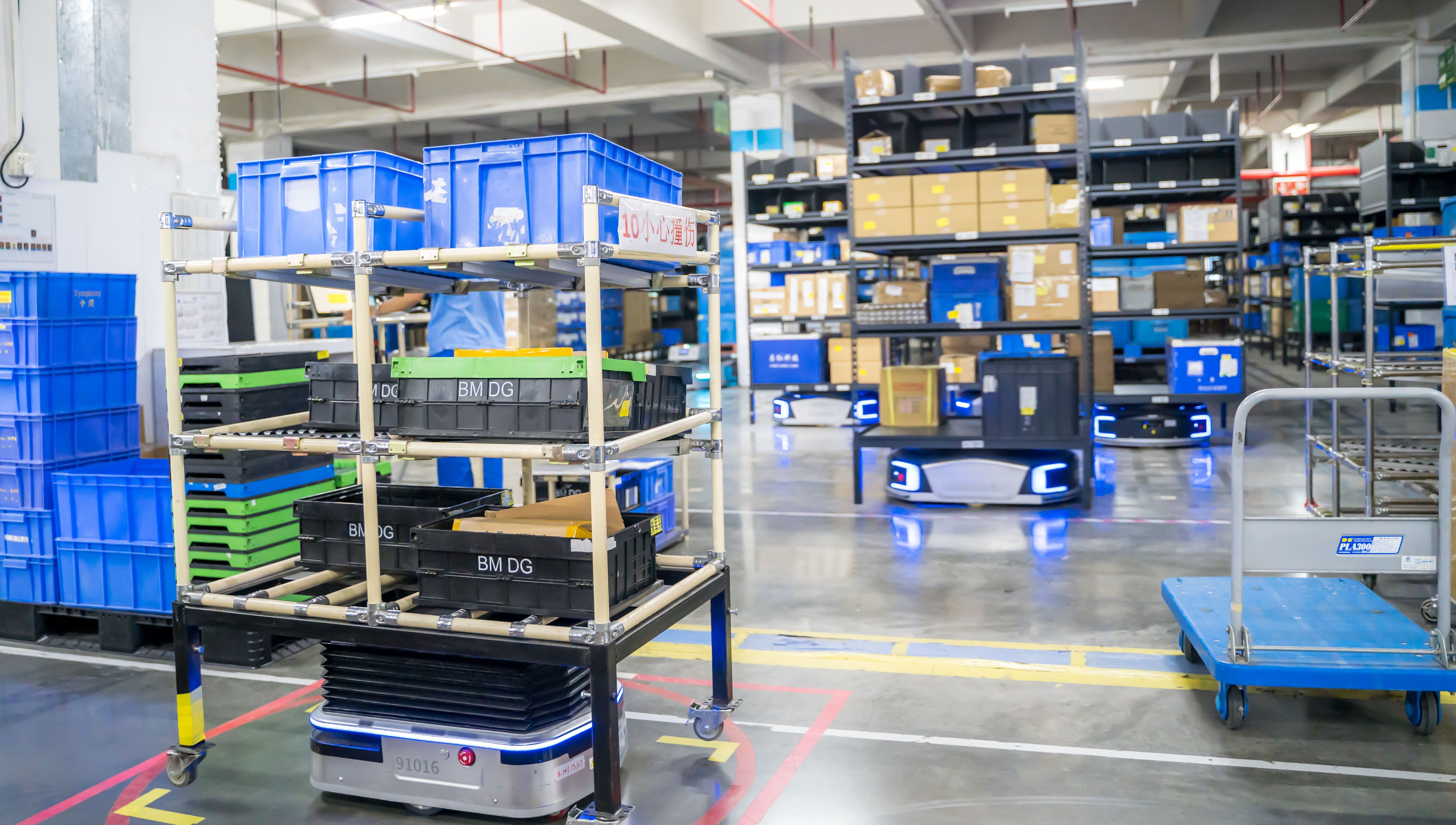 Konica Minolta streamlines manufacturing process with both picking and moving solutions