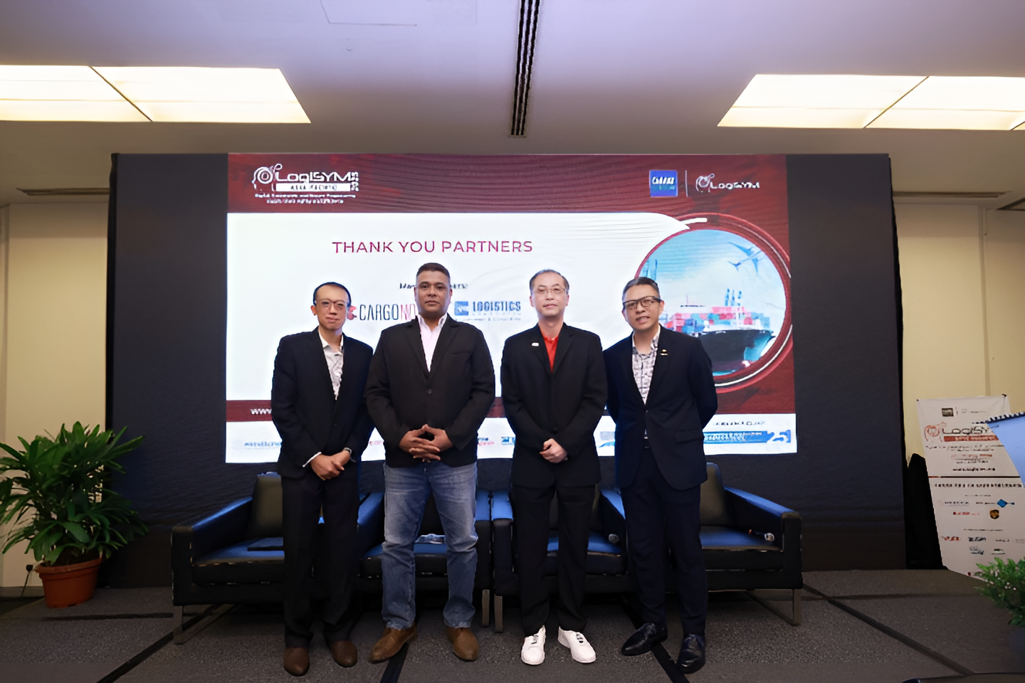 Geekplus Shares Vision for the Future of Retail Intralogistics at LogiSYM Panel, Singapore