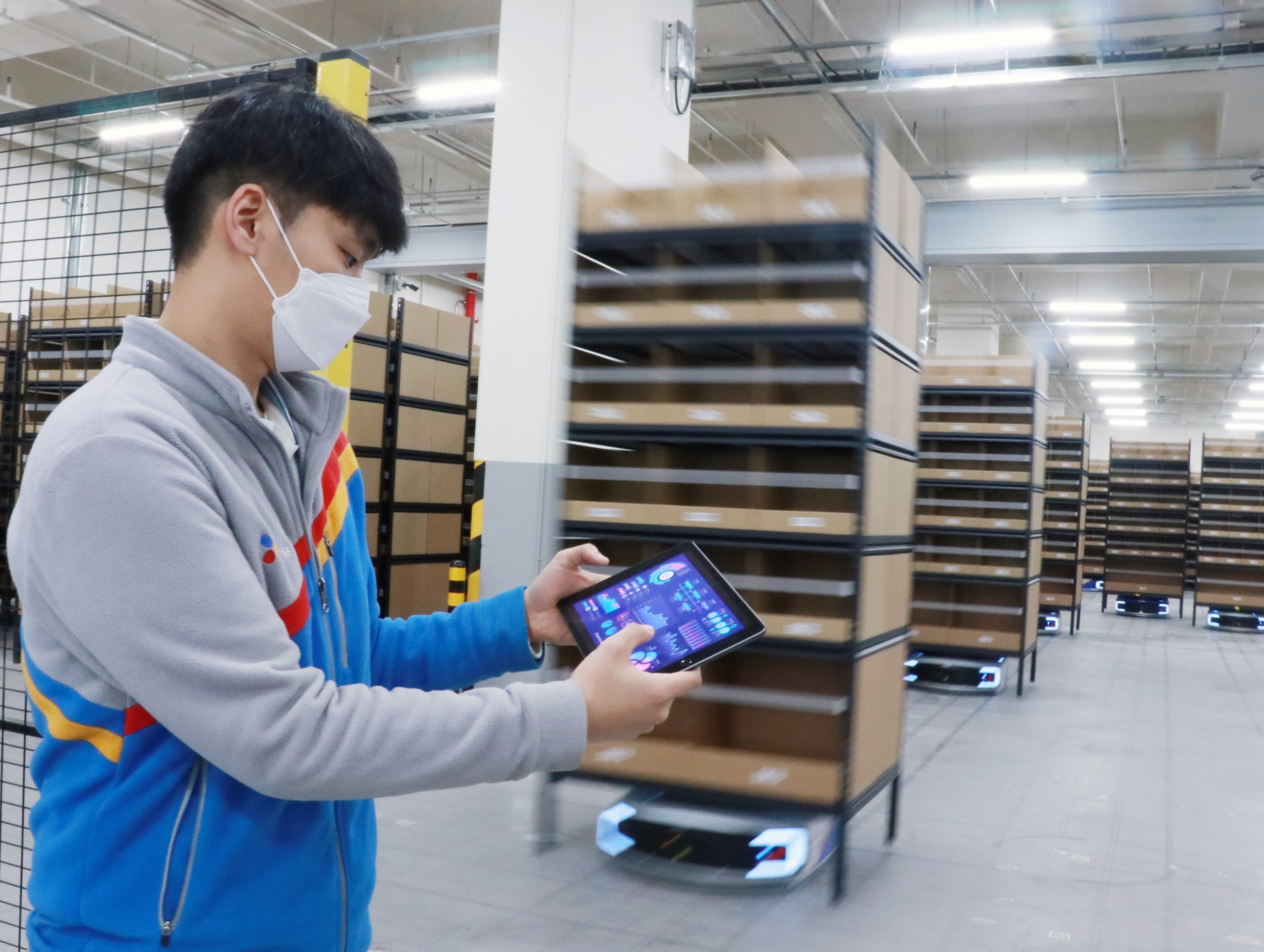 Geek+ partners with CJ Logistics to improve the no. 1 shopping platform in Korea with AMRs