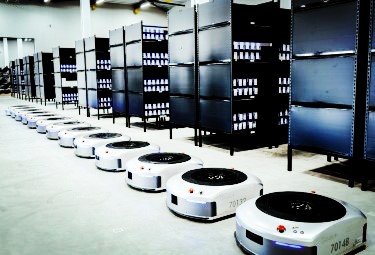 Discussion: Will Warehouse Robots Completely Replace Traditional Logistics Industry Model?