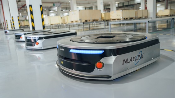 L'usine INLAYLINK réalise une mise à niveau intelligente avec des robots mobiles