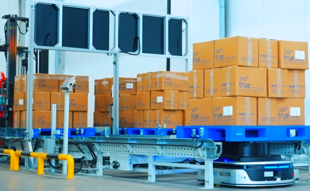 Cold chain automation breakthrough as Geekplus deploys multi-zone pallet system